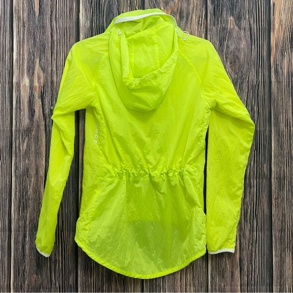 Nike | tech neon yellow aero shield moto cape jacket - Picture 3 of 6